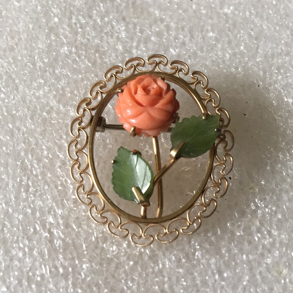 Vintage Krementz jade coral gold brooch